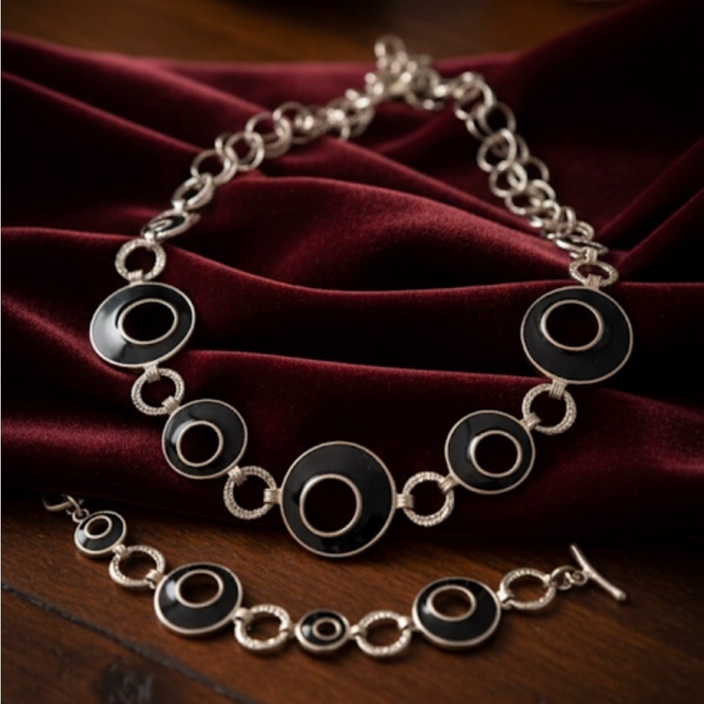 Retro Bold Black and Silver Circular Necklace And Bracelet